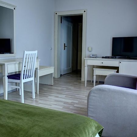 Hotel Gorenje พริสตีนา ภายนอก รูปภาพ