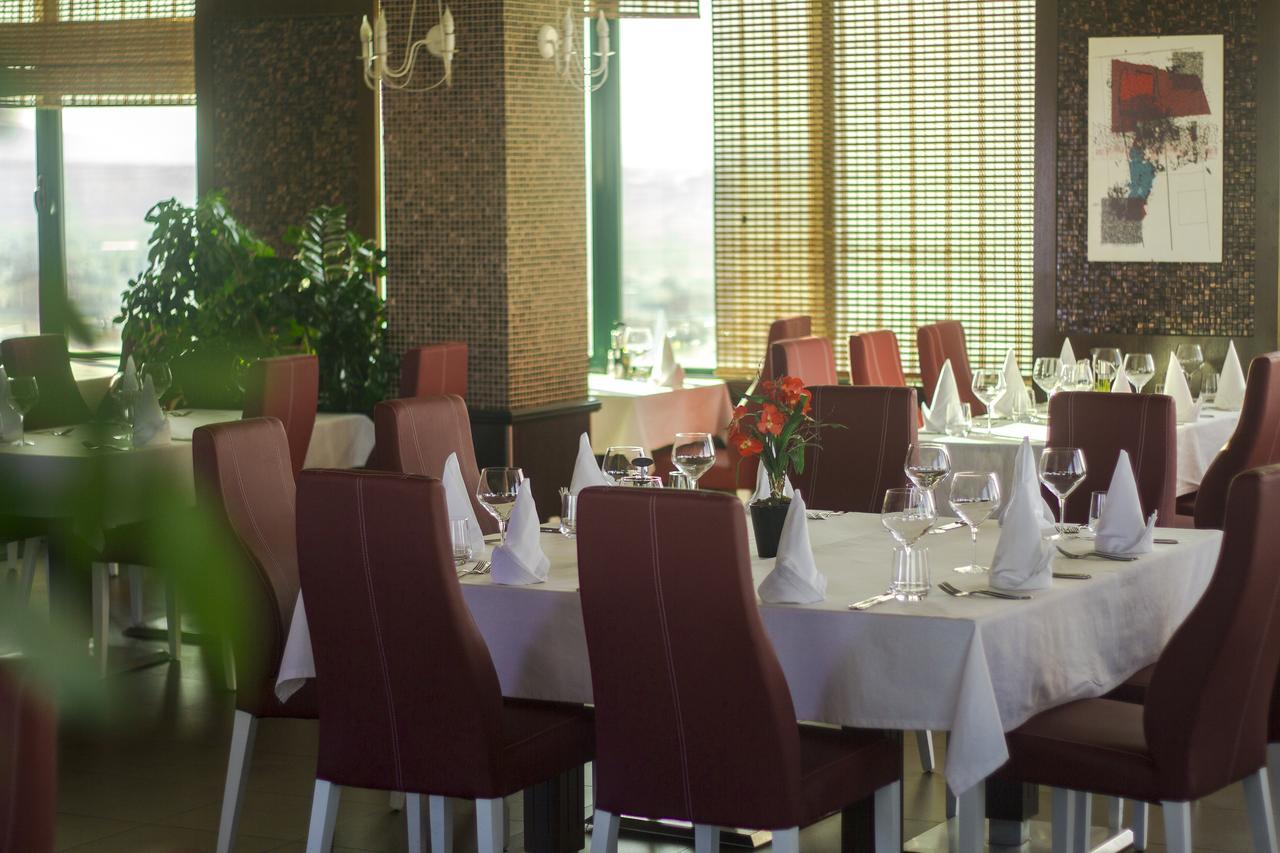 Hotel Gorenje พริสตีนา ภายนอก รูปภาพ