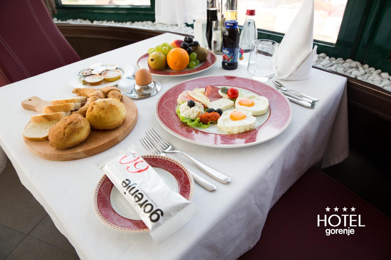 Hotel Gorenje พริสตีนา ภายนอก รูปภาพ