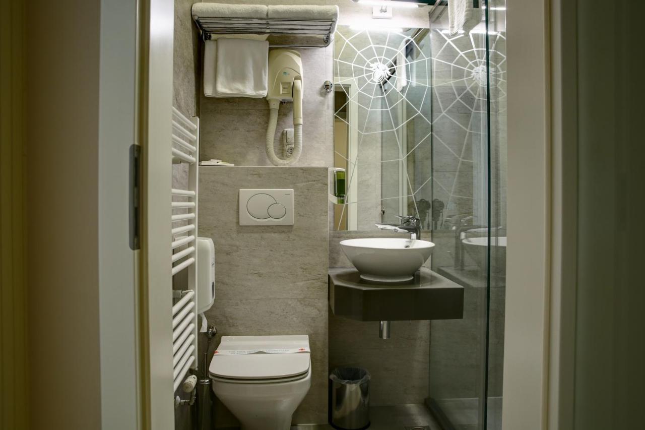 Hotel Gorenje พริสตีนา ภายนอก รูปภาพ