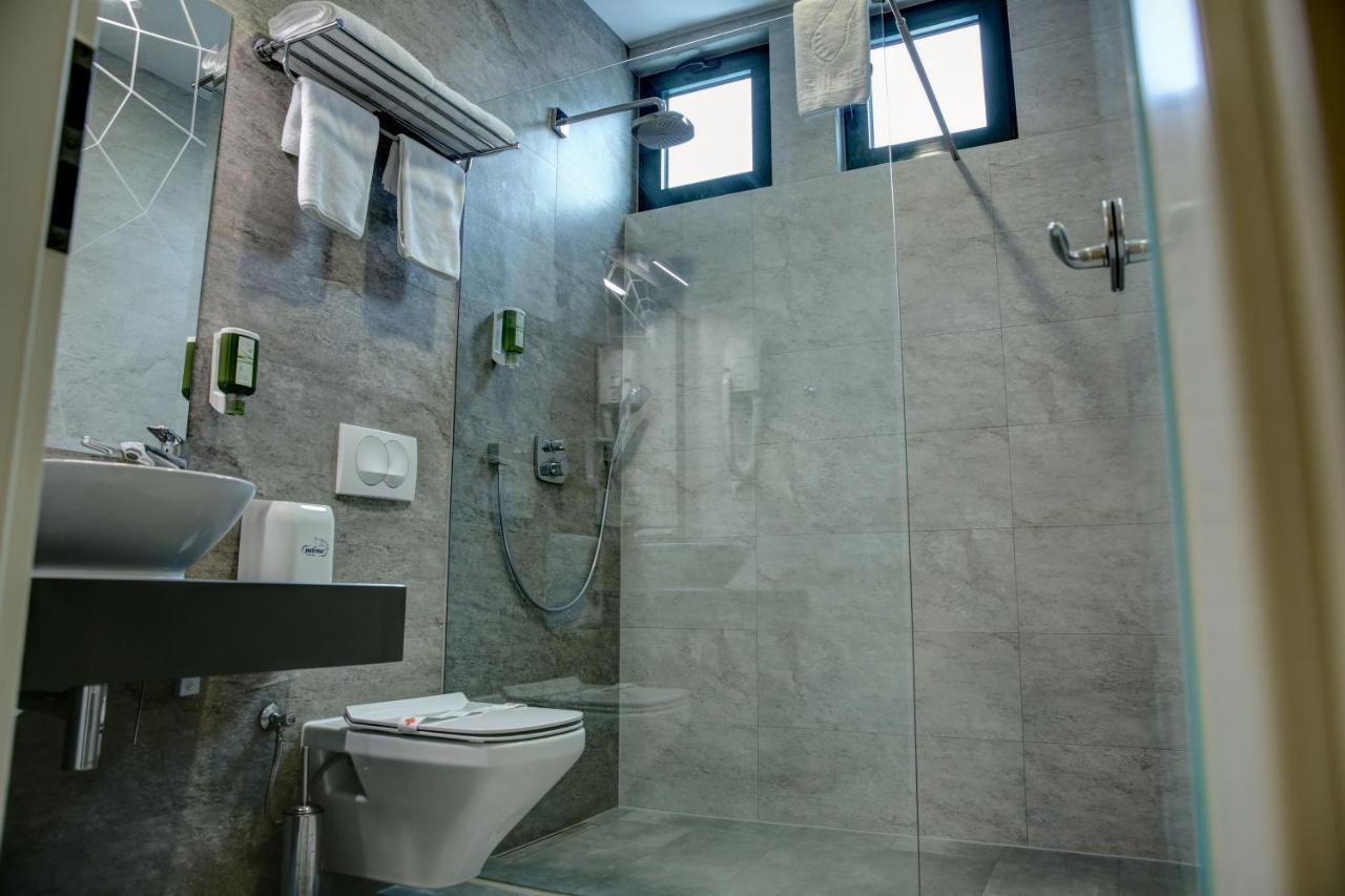 Hotel Gorenje พริสตีนา ภายนอก รูปภาพ